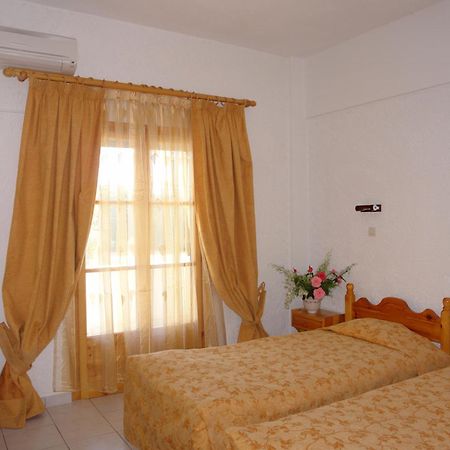 Prasoudopetra Aparthotel Ágios Matthaíos Buitenkant foto