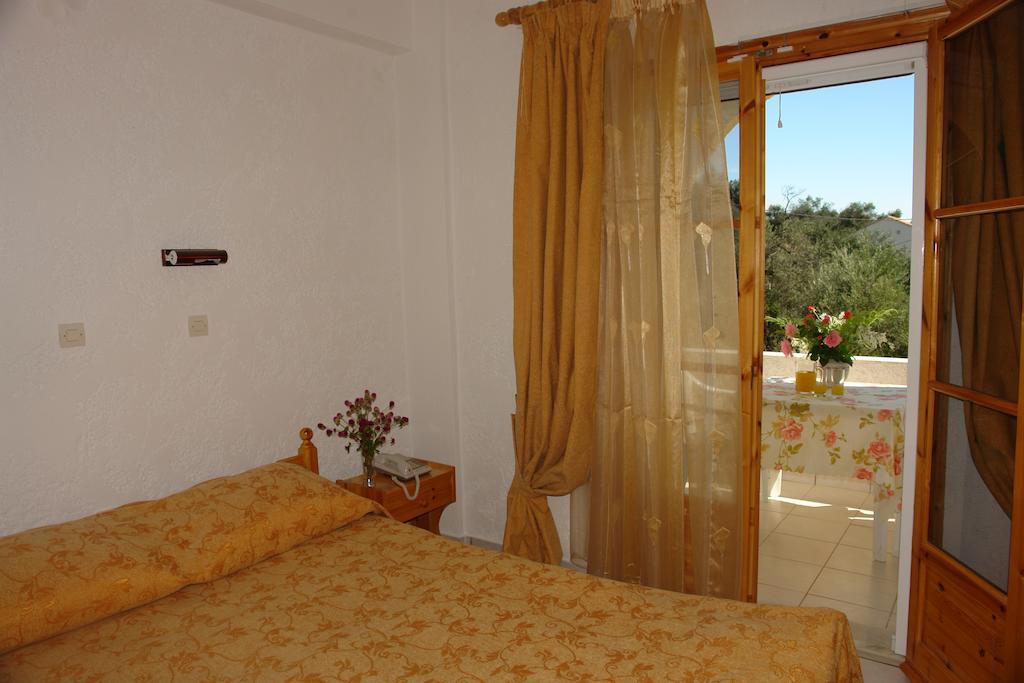 Prasoudopetra Aparthotel Ágios Matthaíos Kamer foto