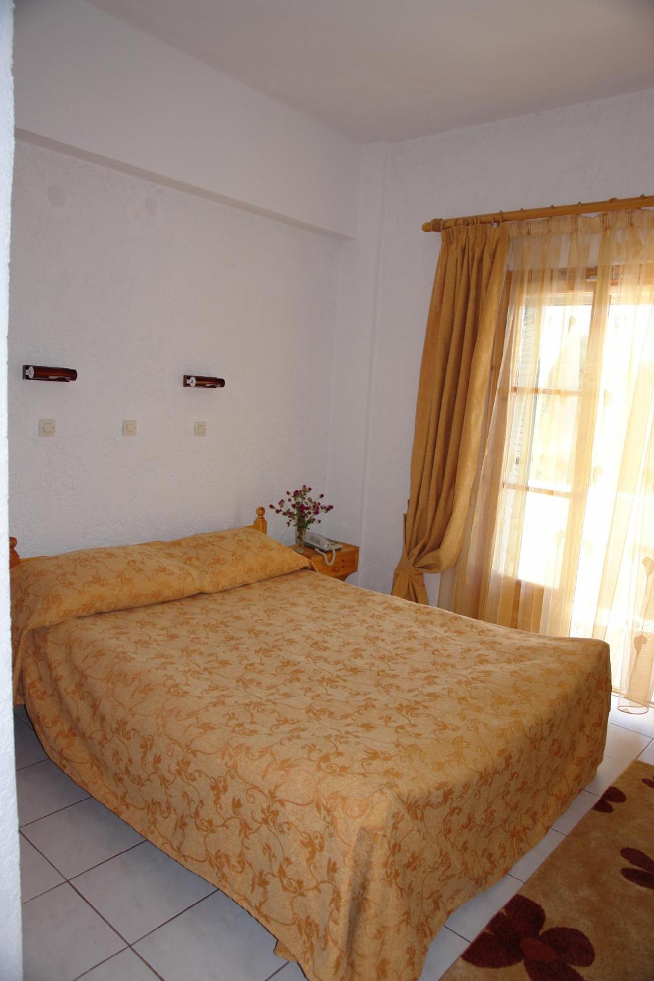 Prasoudopetra Aparthotel Ágios Matthaíos Buitenkant foto