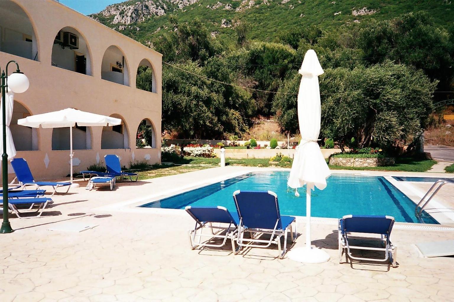 Prasoudopetra Aparthotel Ágios Matthaíos Buitenkant foto