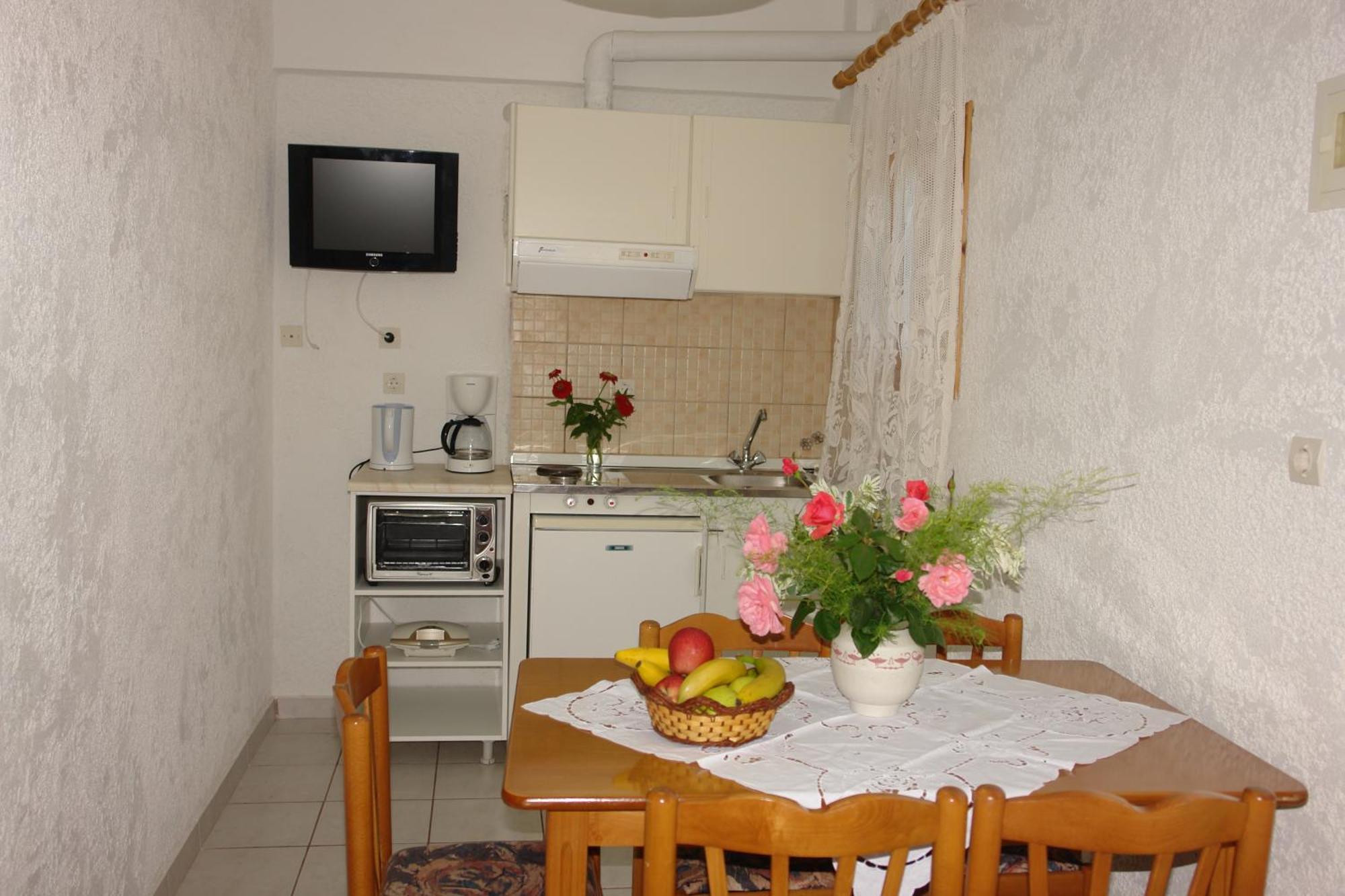 Prasoudopetra Aparthotel Ágios Matthaíos Buitenkant foto