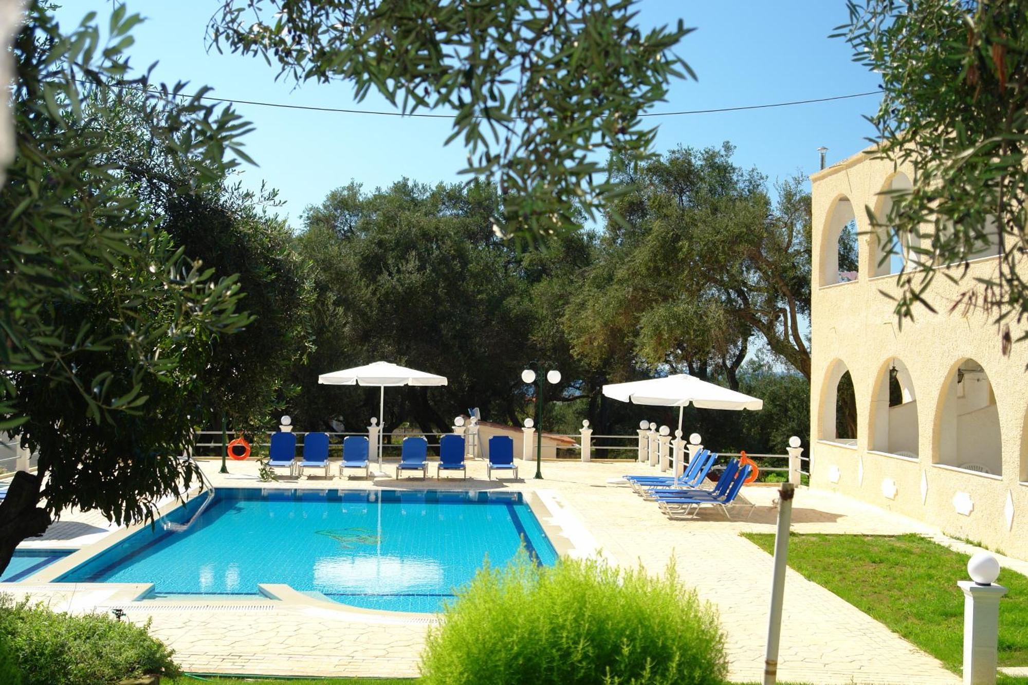 Prasoudopetra Aparthotel Ágios Matthaíos Buitenkant foto